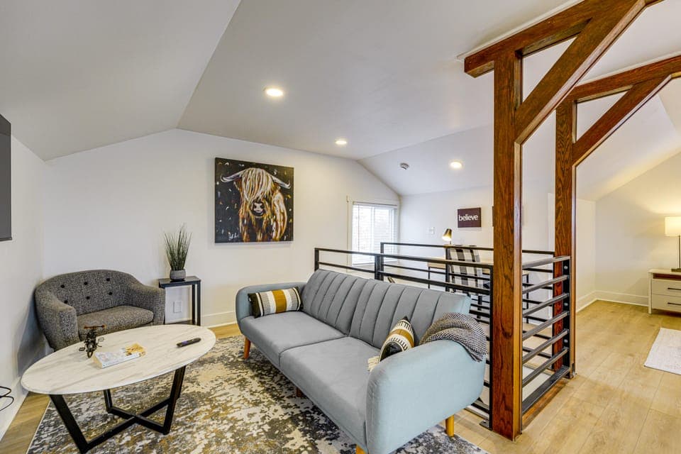 Spacious & Updated Group Getaway in Detroit! House in Detroit