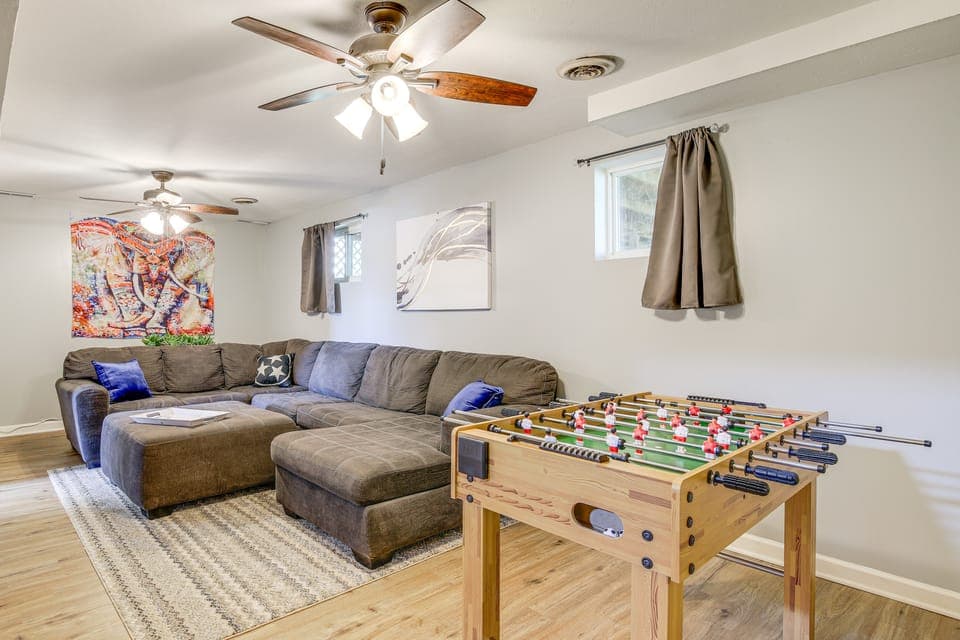 3 Mi to UT & Market Square: Poolside Retreat! House in Knoxville