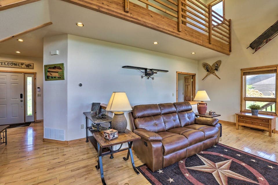 2 Mi to Granby Ranch: Granby Home w/ Hot Tub! House in Granby