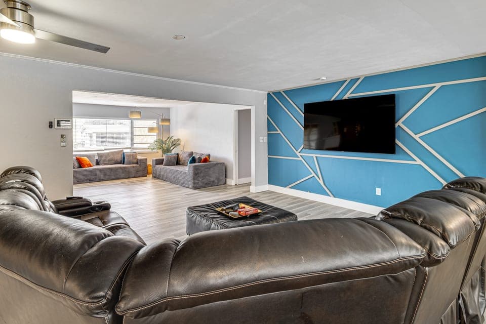 Legoland & Lakes Pool Home | Pet Friendly House in Winter Haven