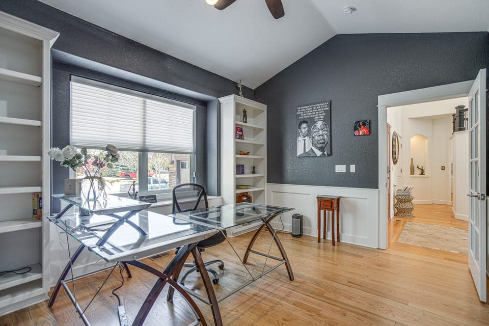Home Theater & Game Area! Spacious Home in Aurora House in Aurora