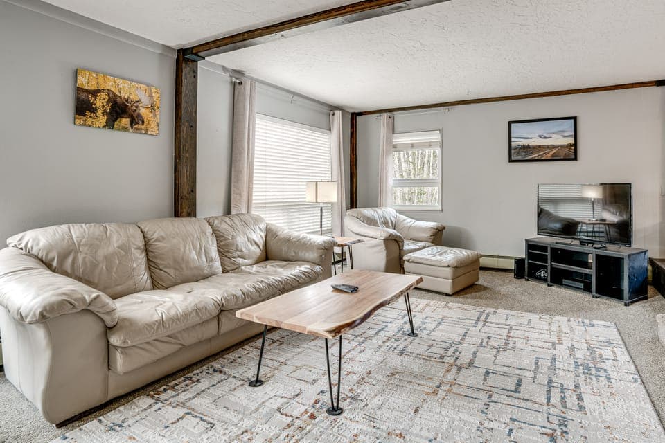 Silverthorne Condo w/ Balcony: Hike, Fish & Golf! Apartment in Wildernest