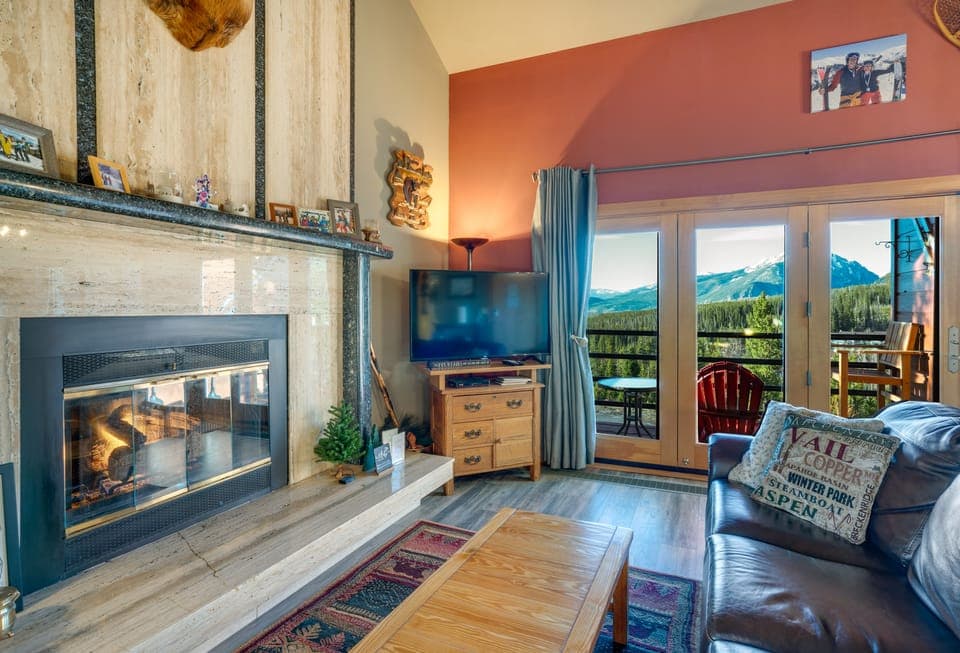 All-Season Base w/ Epic Views in Silverthorne! Apartment in Wildernest