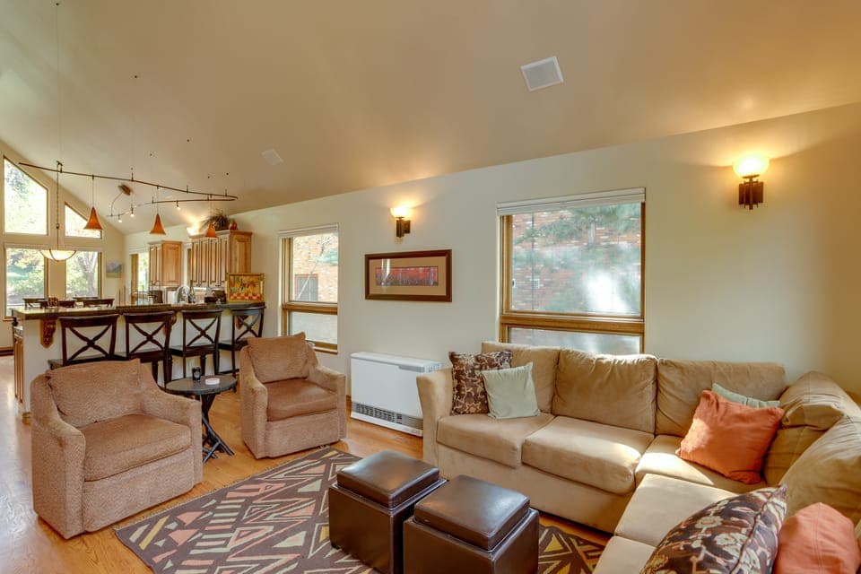On Main St: 2 Mtn-View Units w/ Yard in Ouray Apartment in Ouray