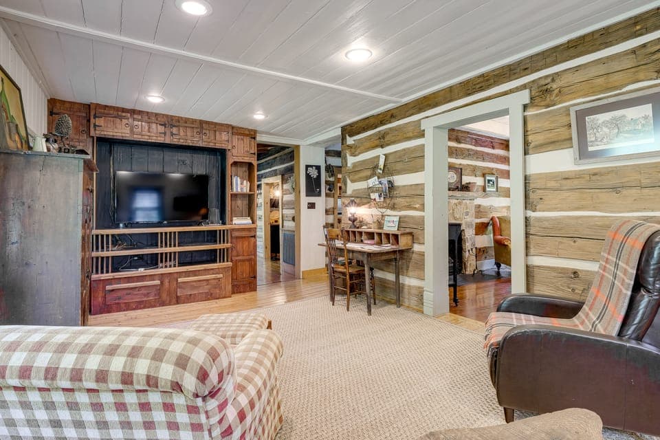 Trout Stream Access! Rural Buchanan Cabin House in Shenandoah Valley