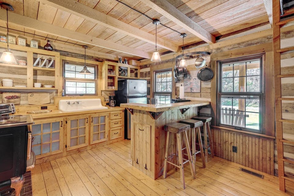 Trout Stream Access! Rural Buchanan Cabin House in Shenandoah Valley
