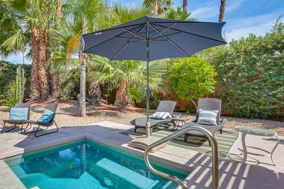 1 Mi to Dtwn Palm Springs! Desert Escape w/ Pool House in Palm Springs
