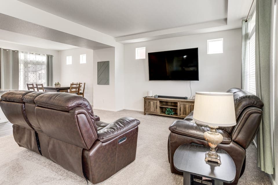 Spacious & Modern! New Home Near Gaylord Rockies House in Aurora