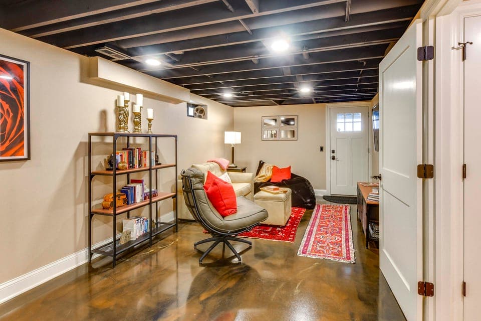 Close to Wrigley Field, The Beach & Downtown Apartment in Sauganash