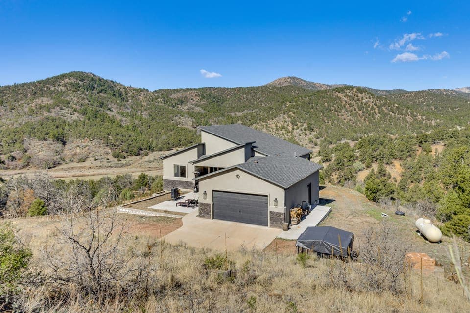 200-Acre Mtn Getaway Near the Arkansas River House in Colorado