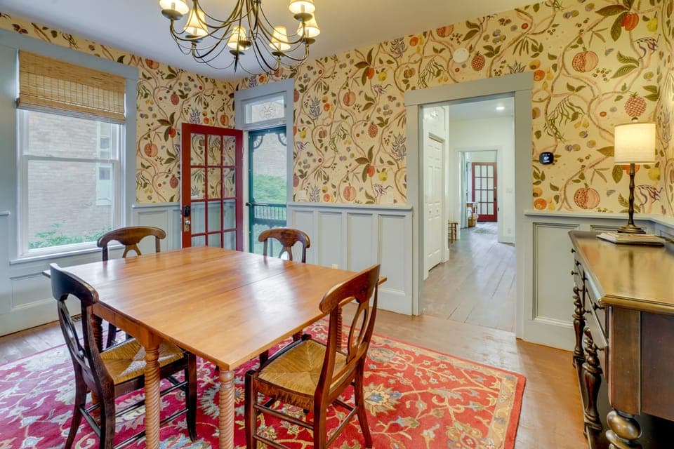 2nd Street Inn: Historic 1870s Gem Steps From Main House in Indiana