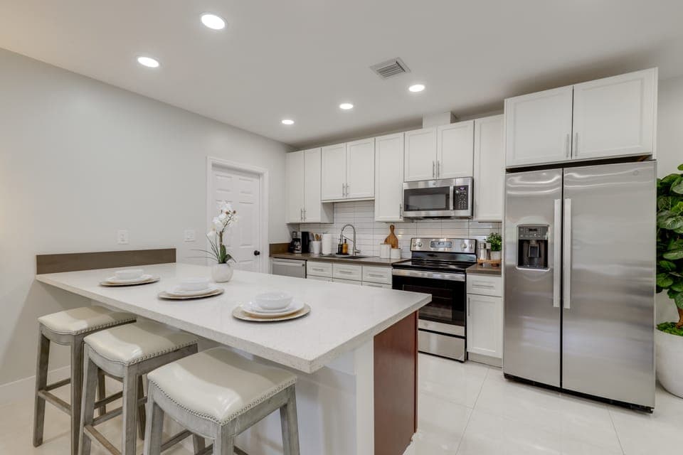 4 Mi to Hard Rock Casino! Duplex Near I-595 & I-95 Apartment in Plantation