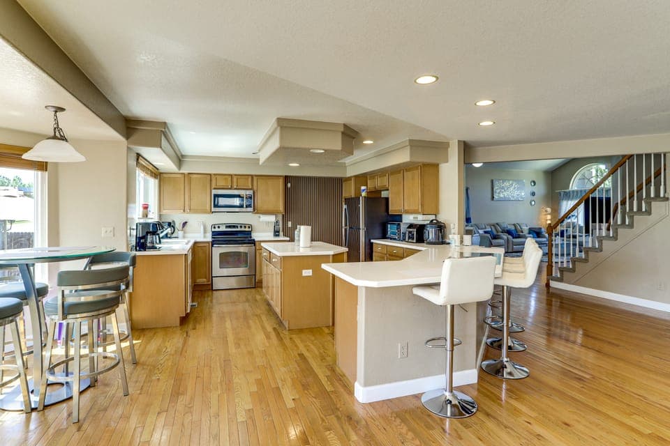 Hot Tub + Patio: Group-Friendly Denver Oasis! House in Aurora