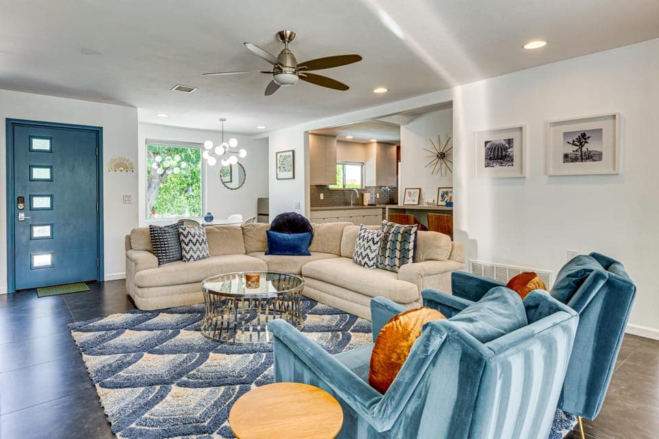 Putting Green & Outdoor Lounge! Palm Springs Home House in Palm Springs