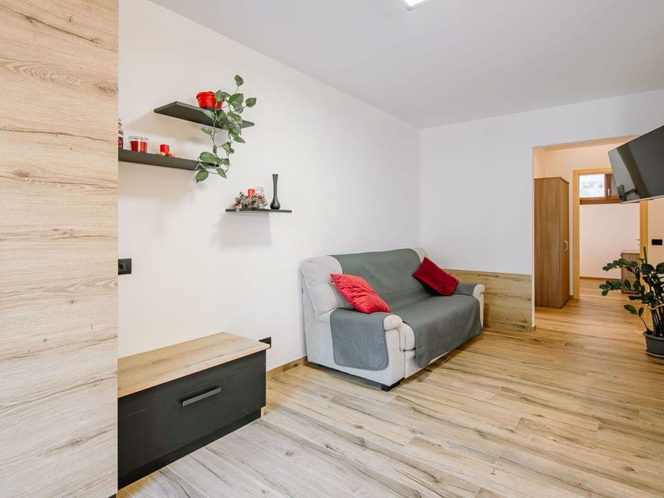 Sky, Water, Building, Property, Plant, Azure, Swimming Pool, Cloud, Leisure, Window