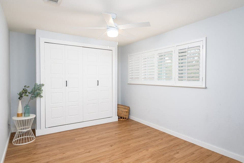 ★Pull down the murphy bed and make yourself at home★
