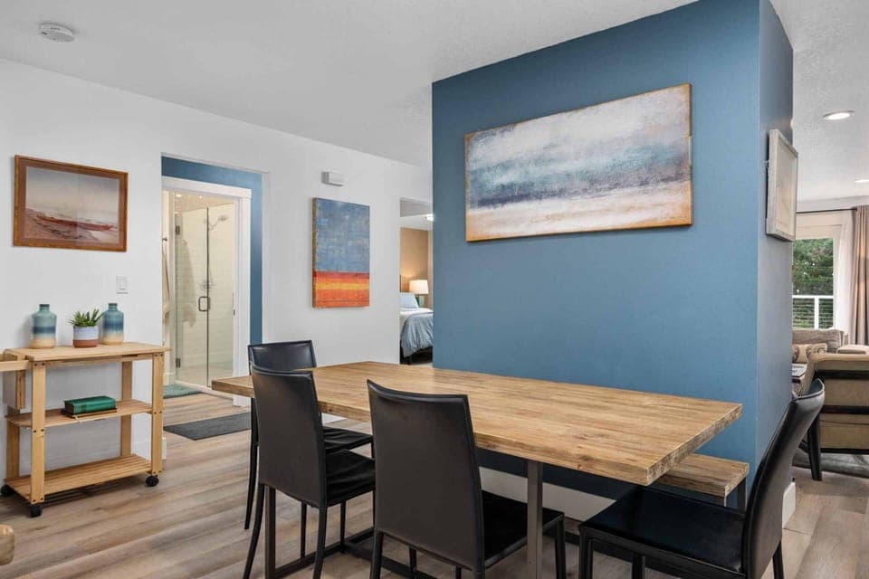 "We had an incredible time , perfect location within walking distance of the beach." - Claudio