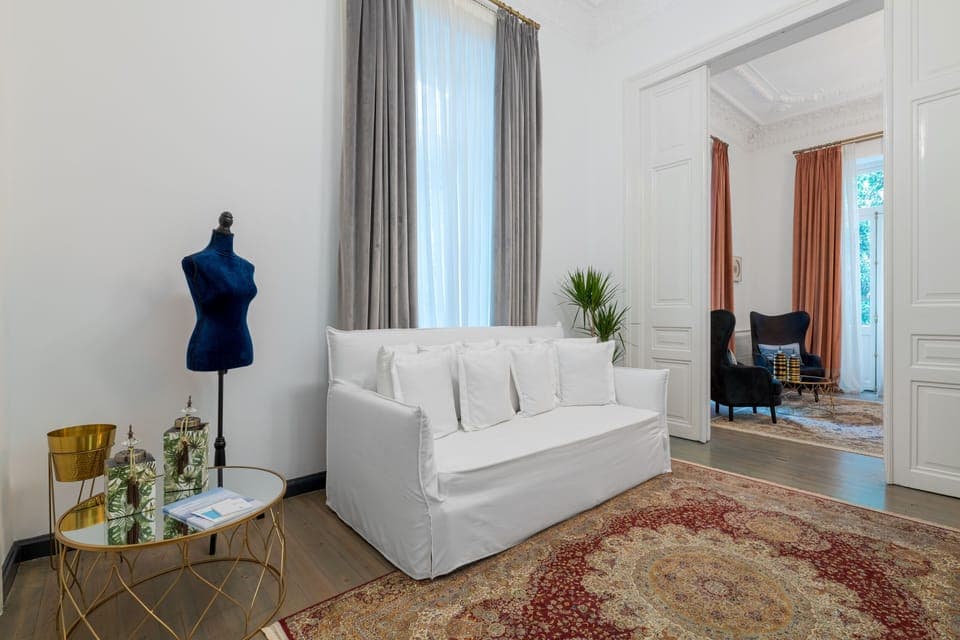 Living room, Sitting area