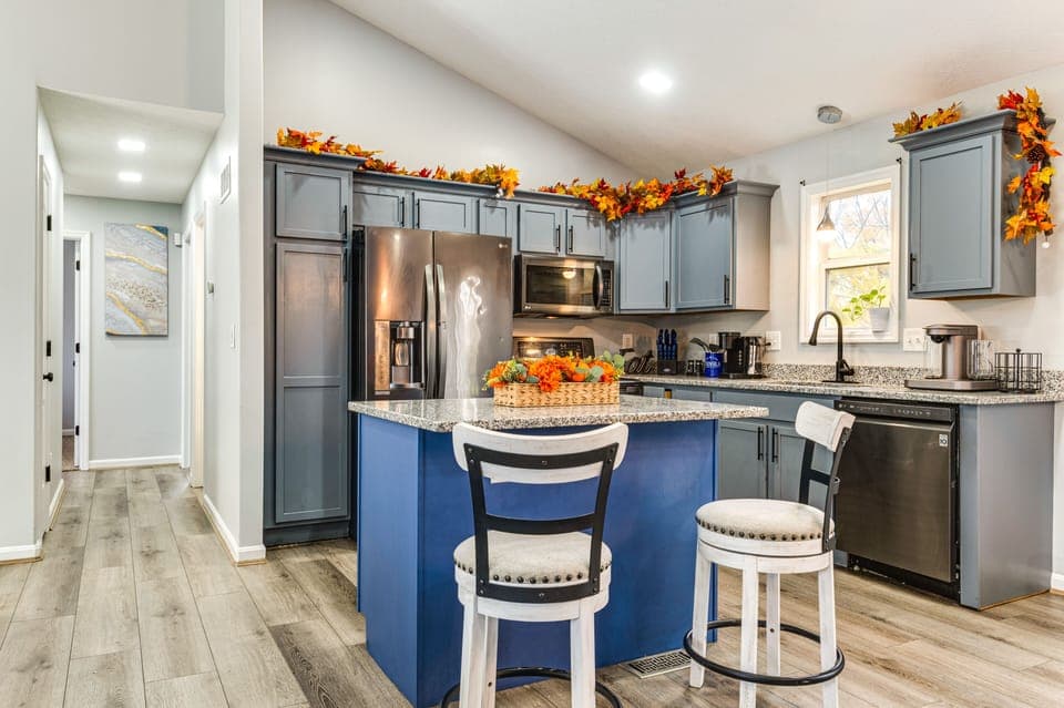 Kitchen | Stove/Oven | Refrigerator | Dishwasher | Free WiFi