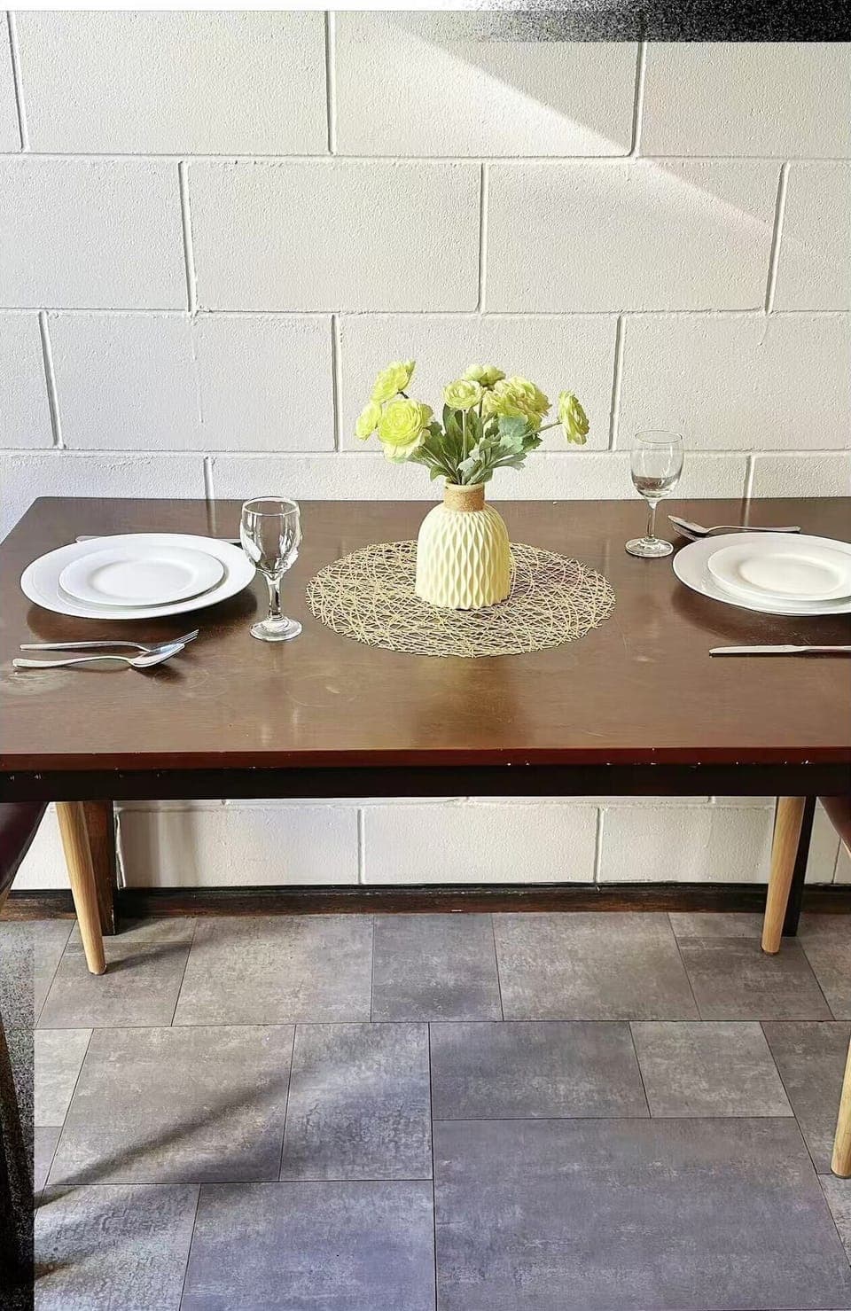 Mini-fridge, oven, stovetop, electric kettle