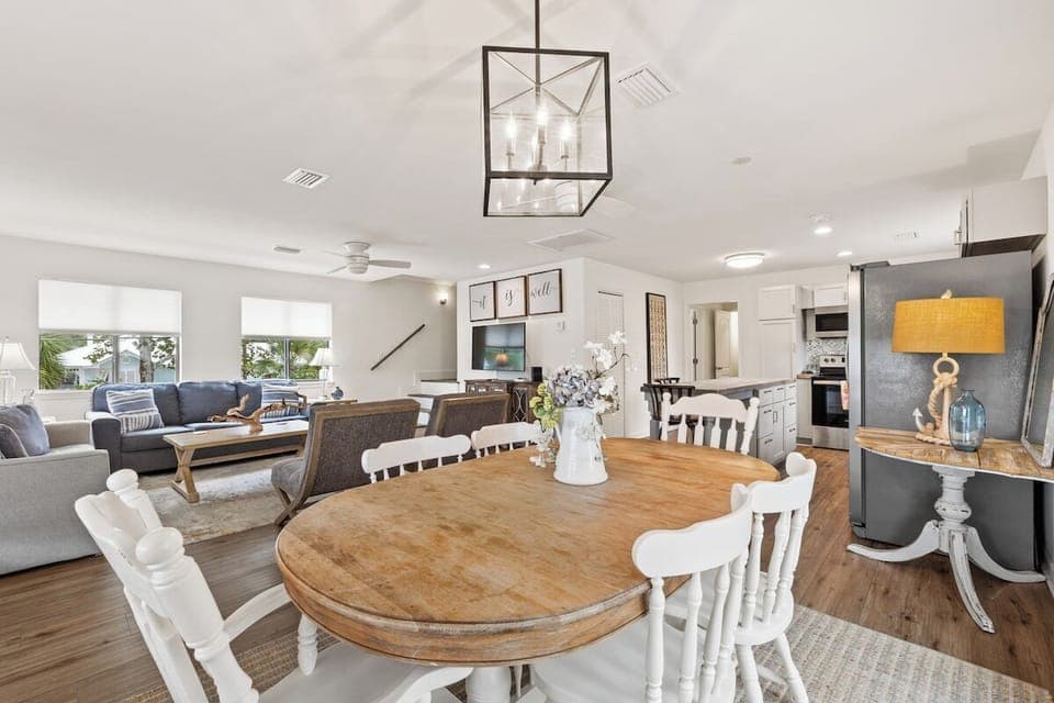 Your Relaxing Beach Getaway, Hot Tub, Fire Pit, Golf