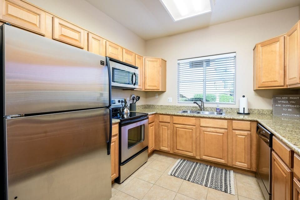 Condo, 2 Bedrooms | Private kitchen | Fridge, oven, coffee/tea maker, toaster