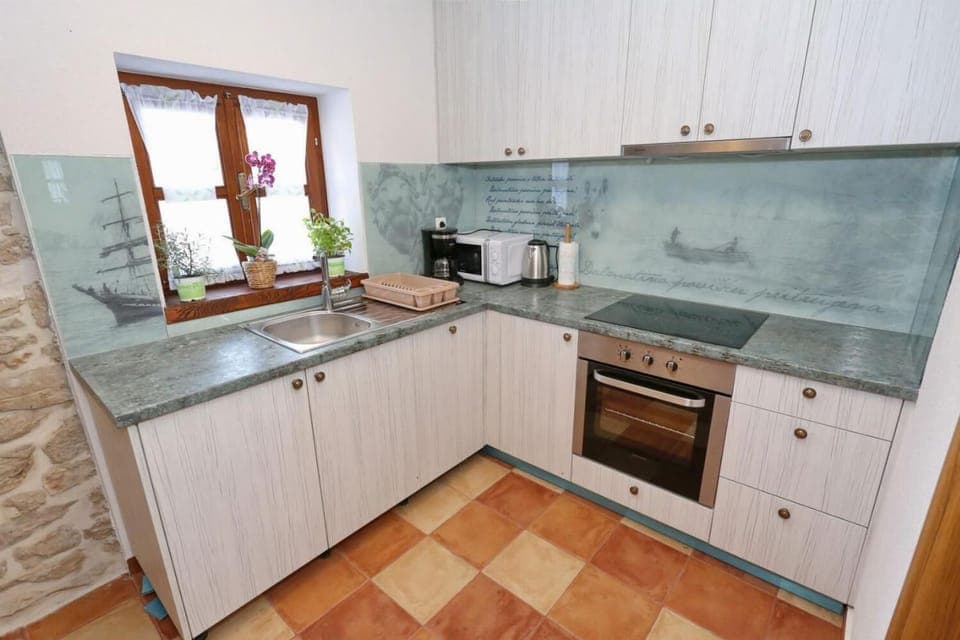 Equipped kitchen