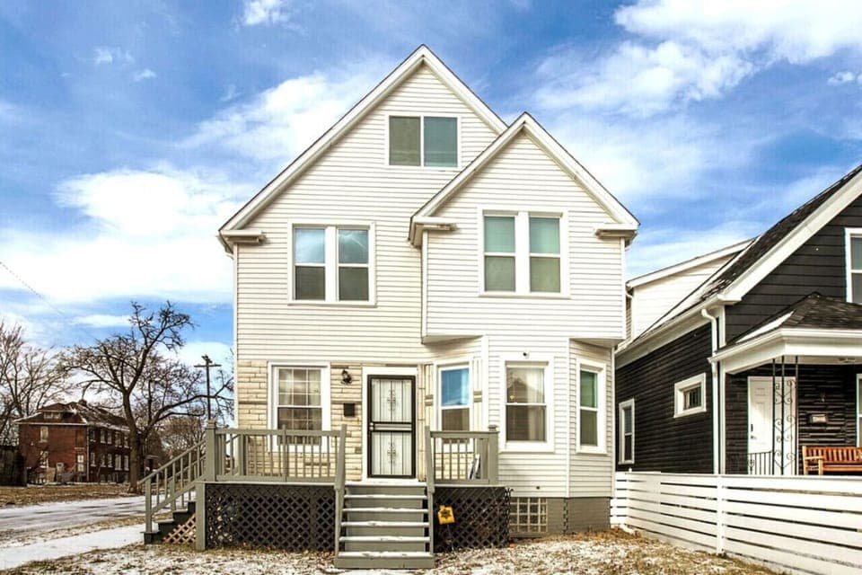 Home with covered front porch and private entrance
