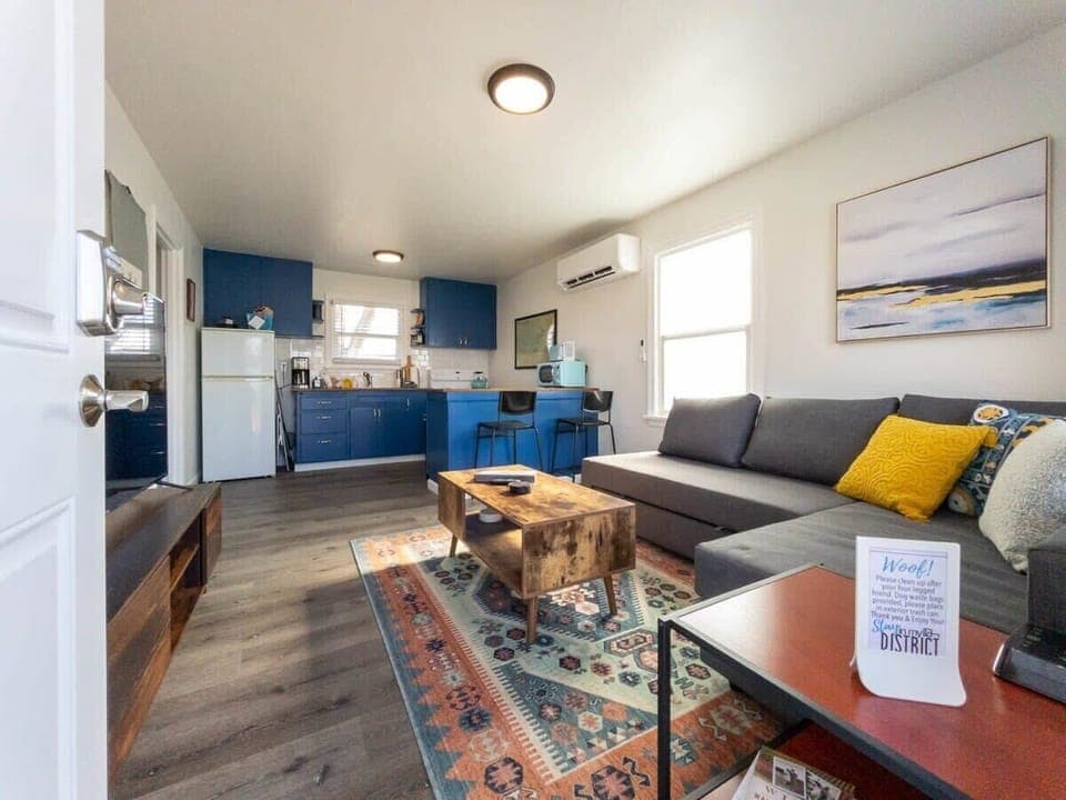 #StayInMyDistrict #BookDirect