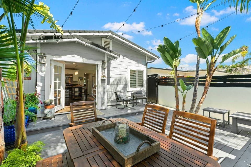 Front entrance to bungalow - STR23-0092