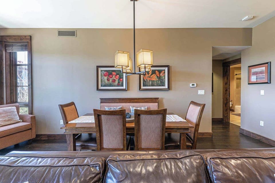 970 Northstar Dr Unit 306-print-014-005-Interior-3304x2203-300dpi