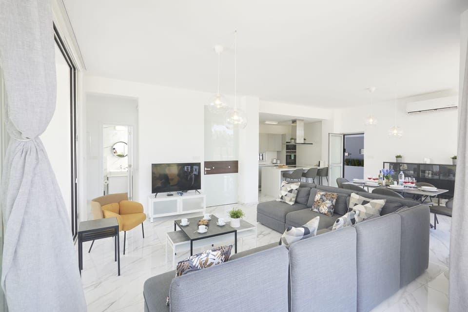 Open-Plan ground floor living room, kitchen and dining area