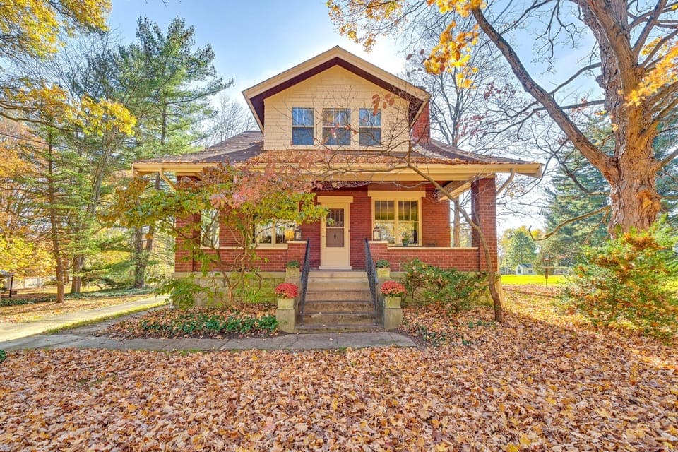 Cincinnati Vacation Rental | 2BR | 1BA | 1,661 Sq Ft | Stairs Required