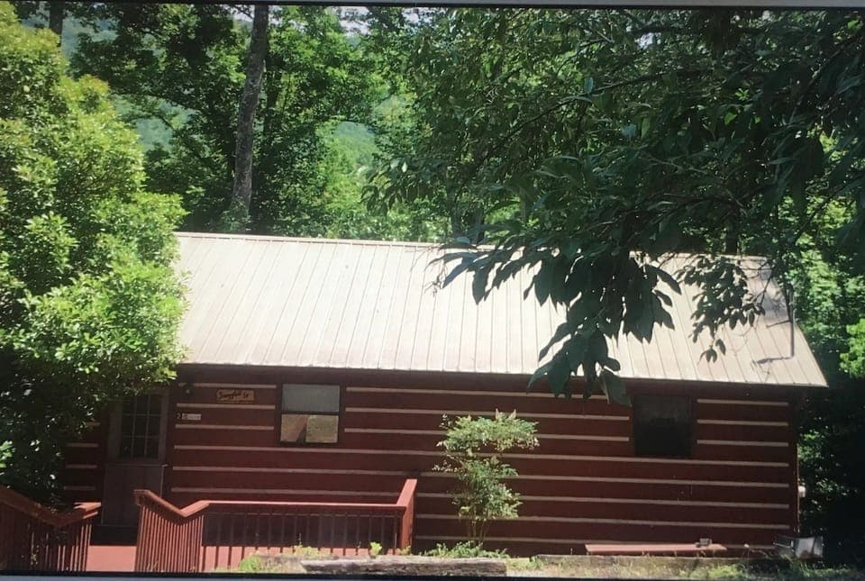 Cabin from parking