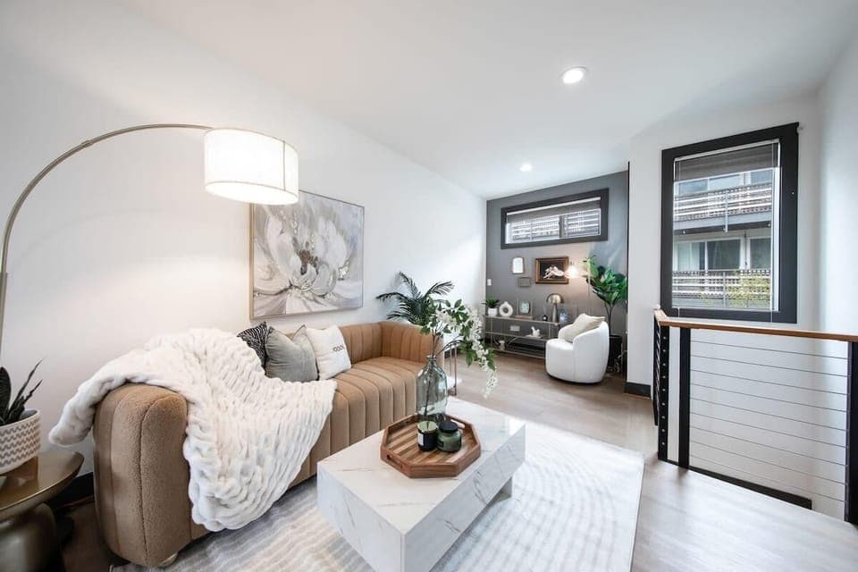 Welcome to our lovely townhome in Queen Anne