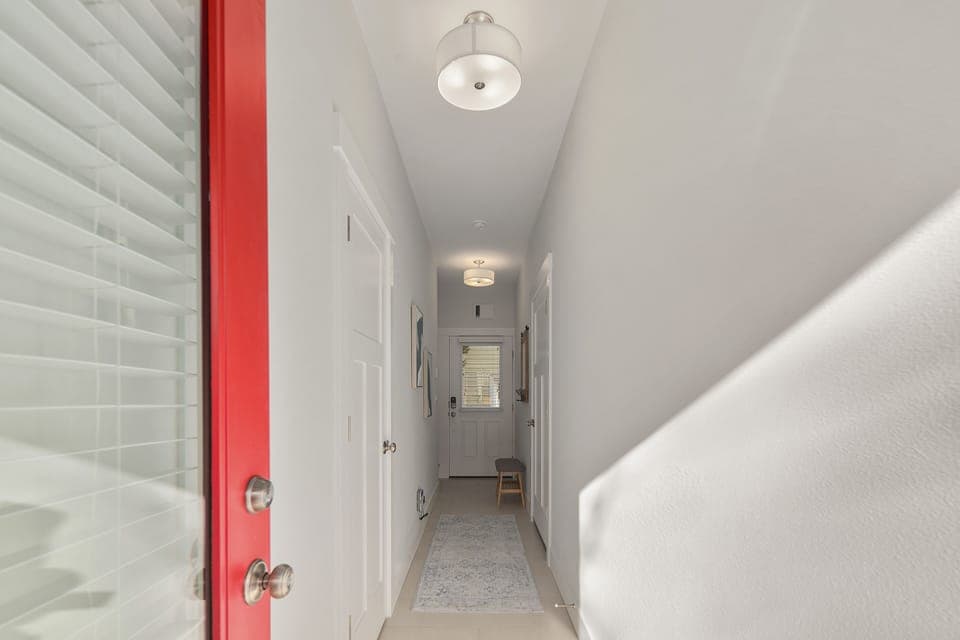 Entry on lower level