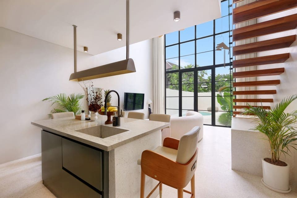 Executive Townhome, 2 Bedrooms | Private kitchen | Fridge, microwave, cookware/dishes/utensils