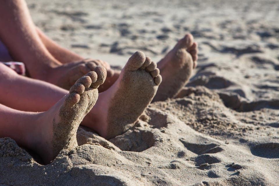 Beach nearby, sun loungers, beach towels