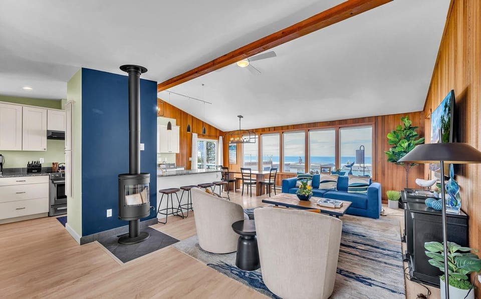 2nd story living room