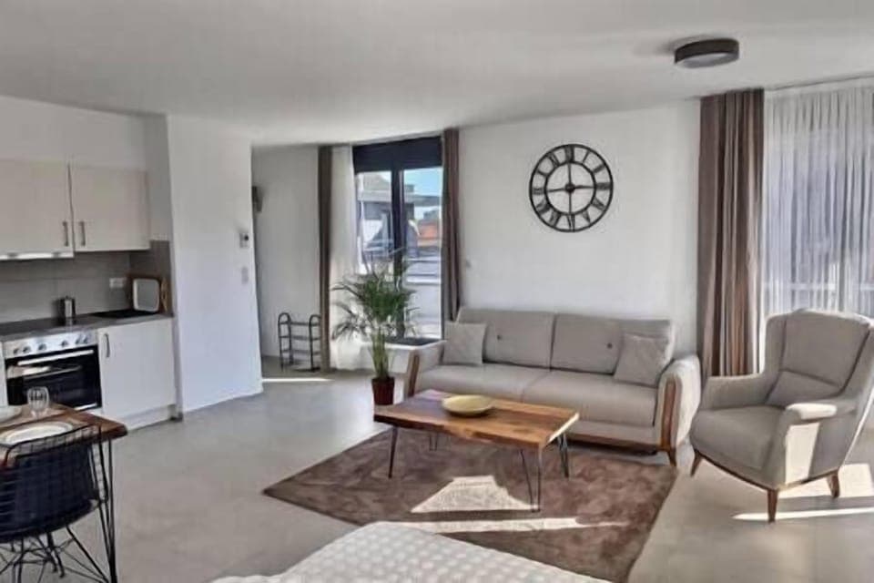 19f9fdf7-872d-4f00-ae63-c8351d7ac049