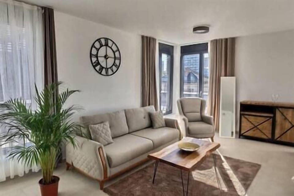 02428e2d-9d3e-4b32-8d87-04369d03aa1c