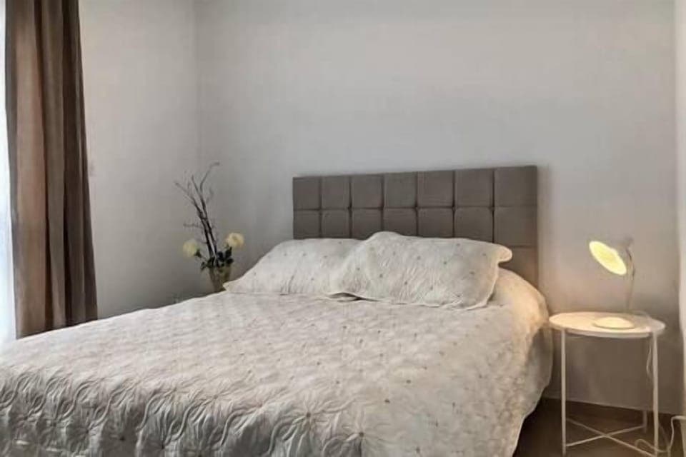 dd49b23c-2e8d-46af-ac6d-3073d5cd5f47