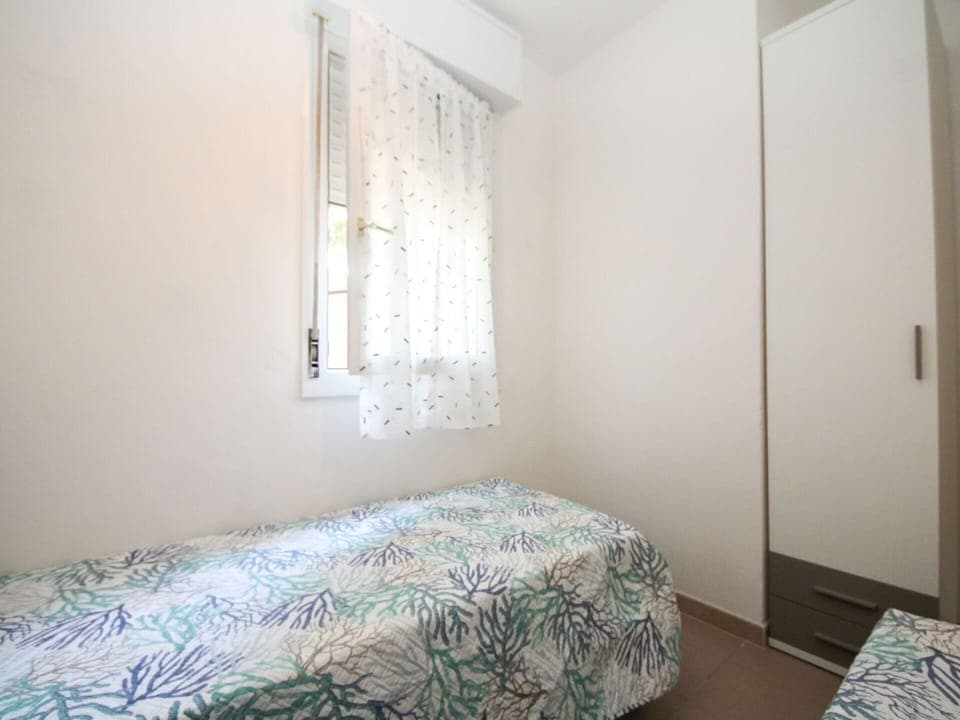 Sky, Building, Snow, Slope, Tree, House, Wood, Plant, Freezing, Mountain Range