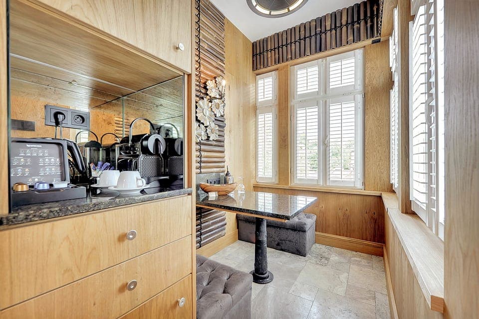 Superior Double Room | Minibar, in-room safe, desk, iron/ironing board