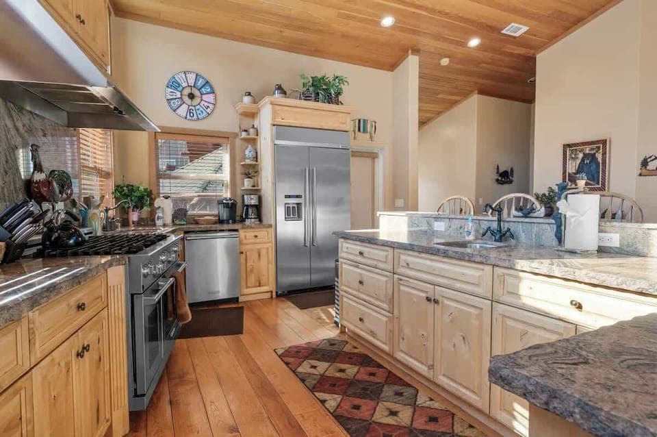 Full sized appliances. Double gas stove with 6 burners. 