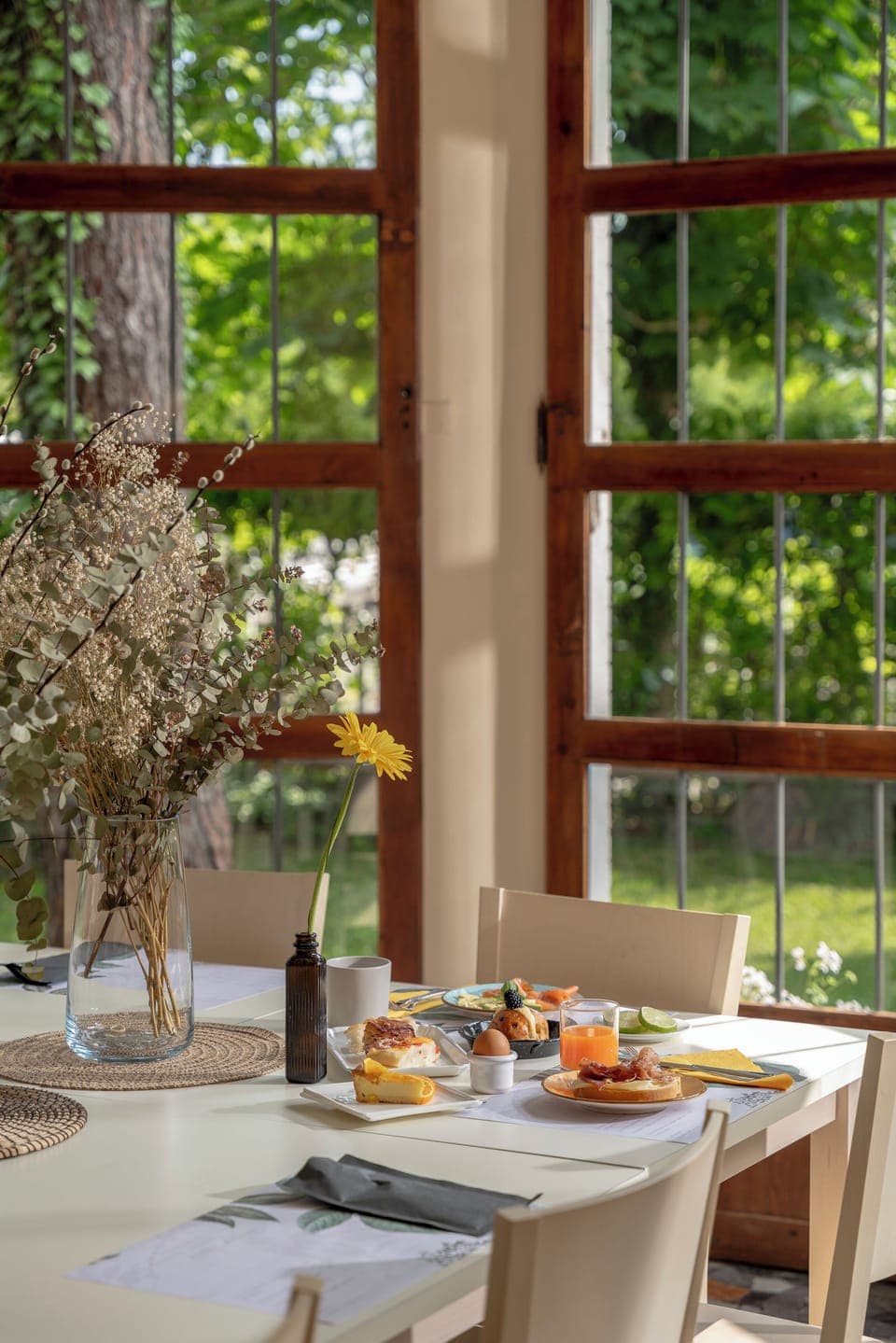 Free daily full breakfast