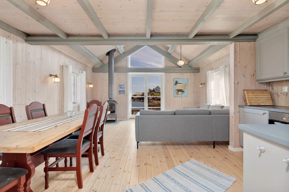 Superior Cabin, 2 Bedrooms, Kitchen, Oceanfront | Individually decorated, individually furnished, bed sheets