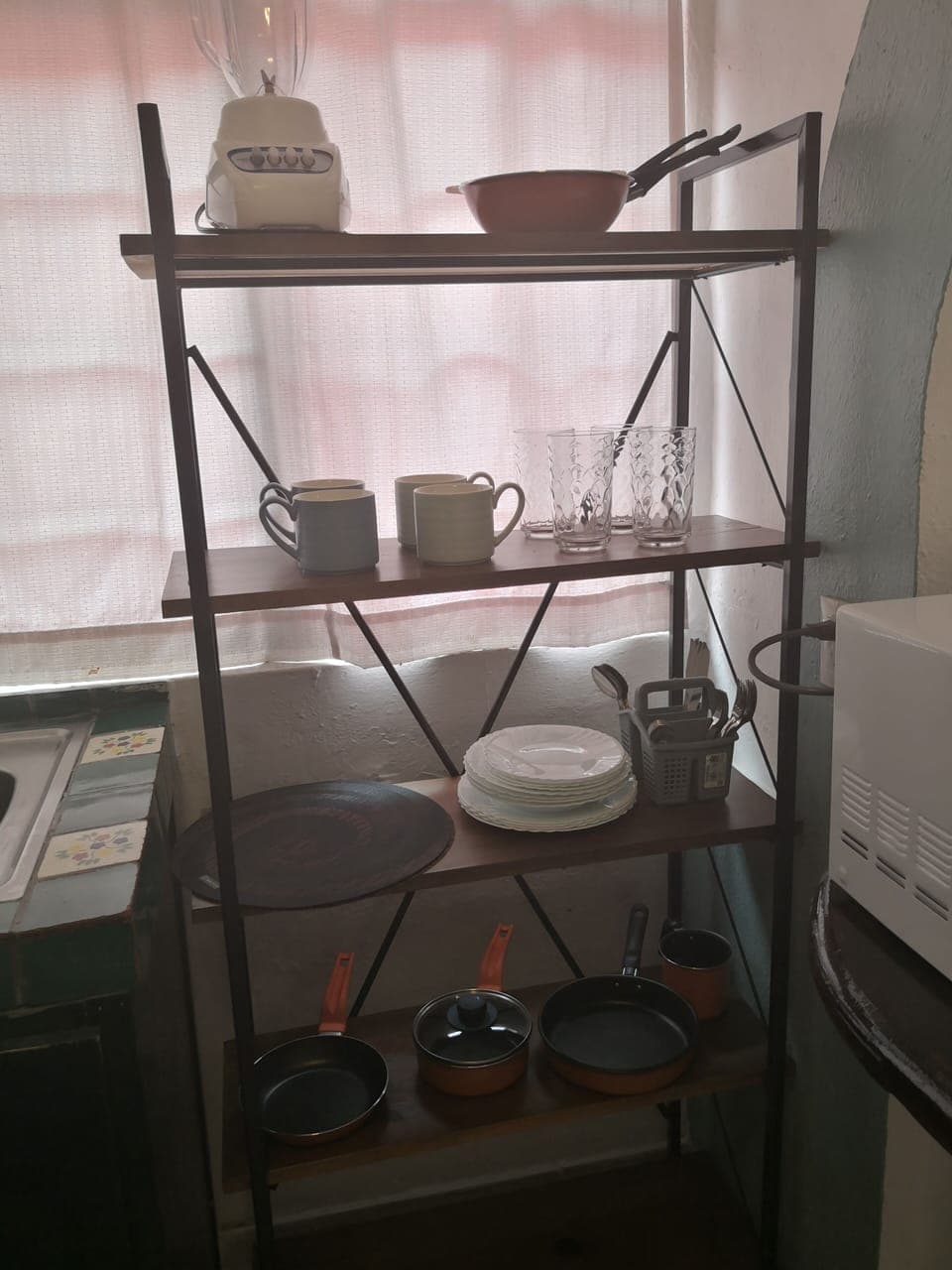 Business Apartment | Private kitchen | Microwave, oven, blender, cookware/dishes/utensils