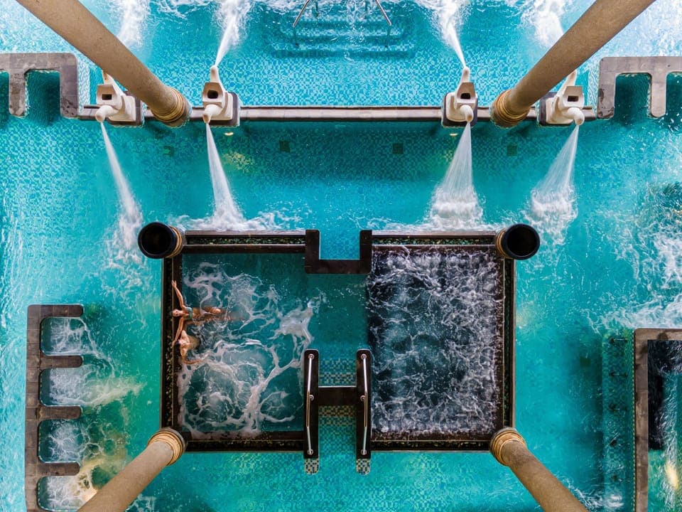 Sauna, hot tub, steam room, body treatments, hydrotherapy, aromatherapy