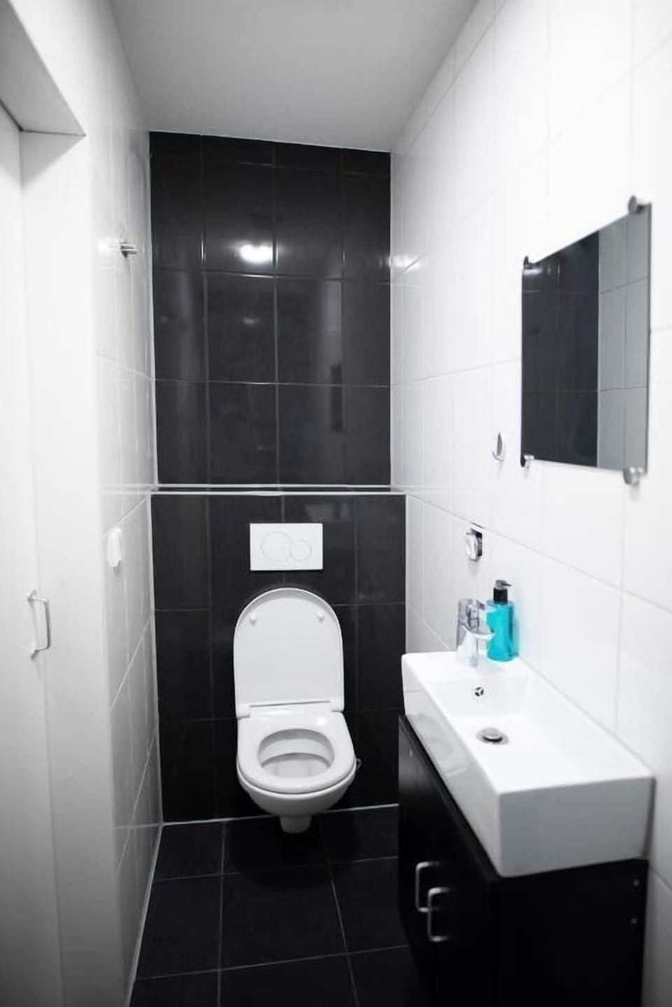 Deluxe Double or Twin Room | Bathroom | Hair dryer, towels